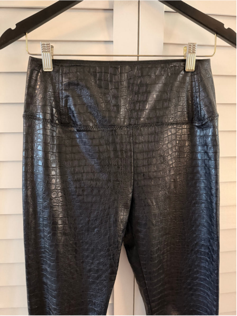 7 For All Mankind Croc Embossed Faux Leather Leggings Black Size S Small - Picture 4 of 10